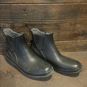 Boggs Black Ankle Rain Boots